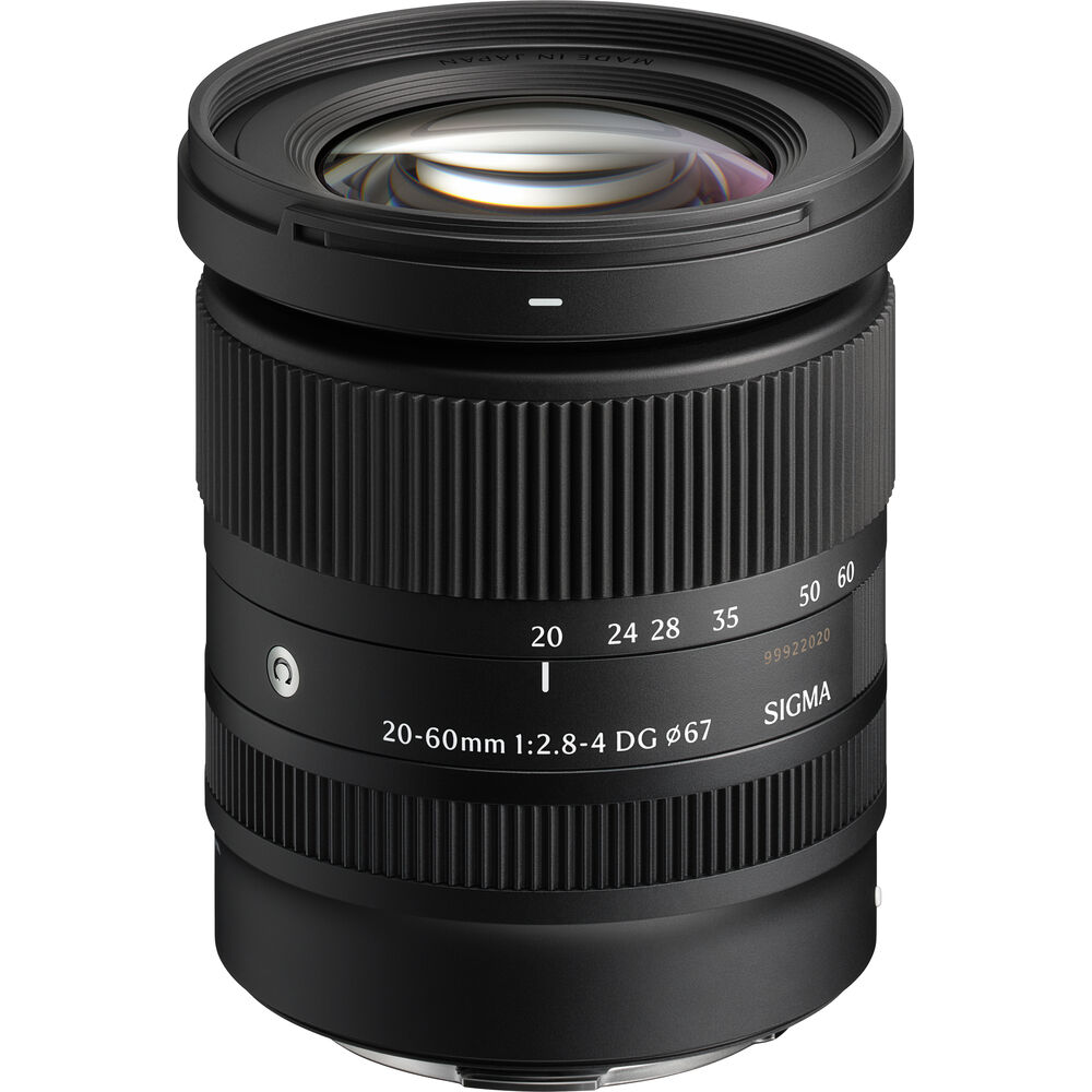 Lente Sigma 20-60mm f/2.8-4 DG Contemporary (L-Mount) — vista em ângulo