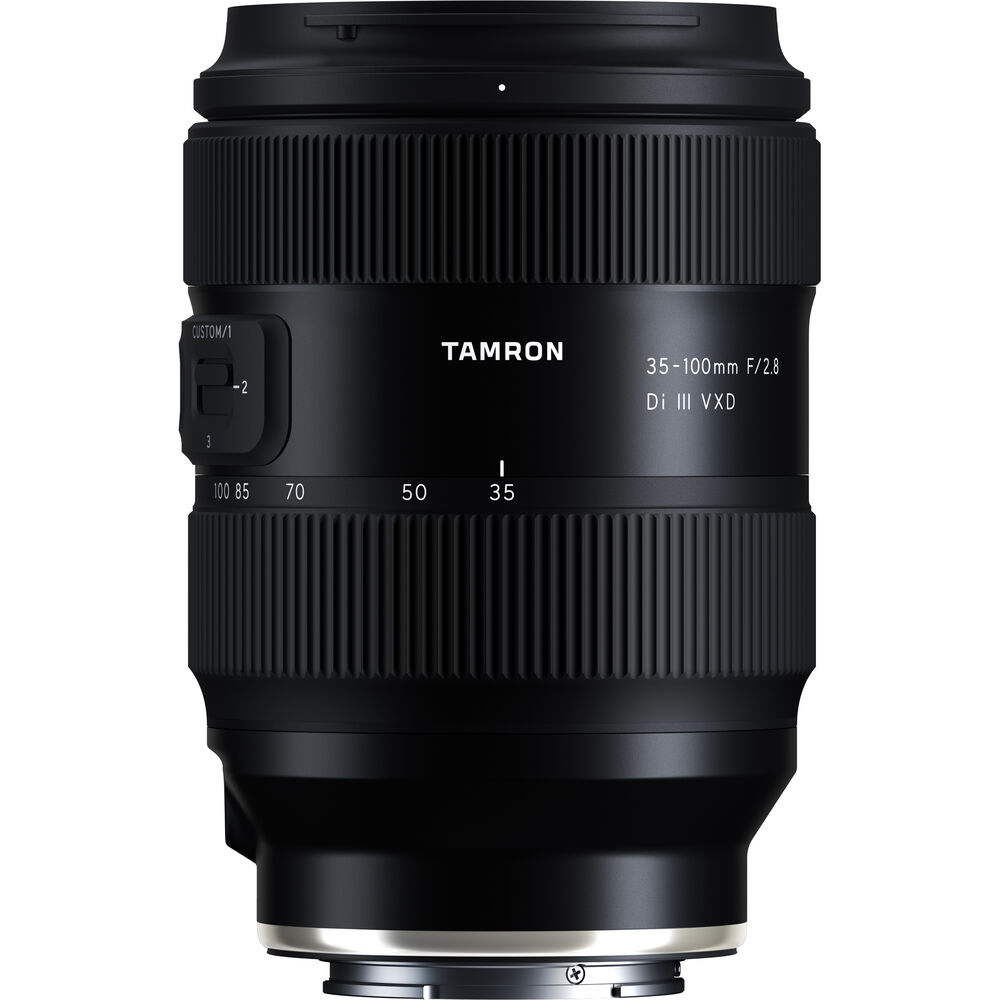 Tamron 35–100mm Sony E vista frontal dos anéis e botão de função